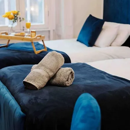 Sleeps 5! Perfect For Work & Family - Free Parking & Wifi *
