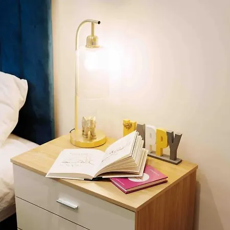 شقة Sleeps 5! Perfect For Work & Family - Free Parking & Wifi