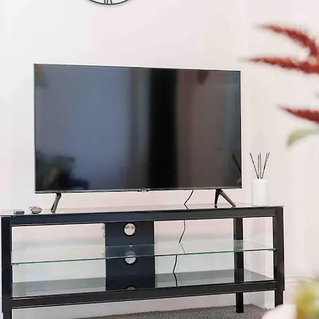 Sleeps 5! Perfect For Work & Family - Free Parking & Wifi ليدز