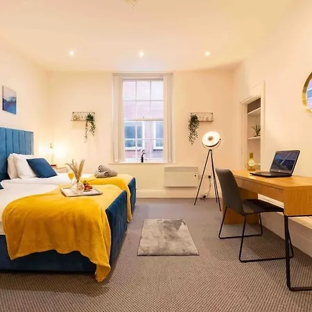 شقة Sleeps 5! Perfect For Work & Family - Free Parking & Wifi