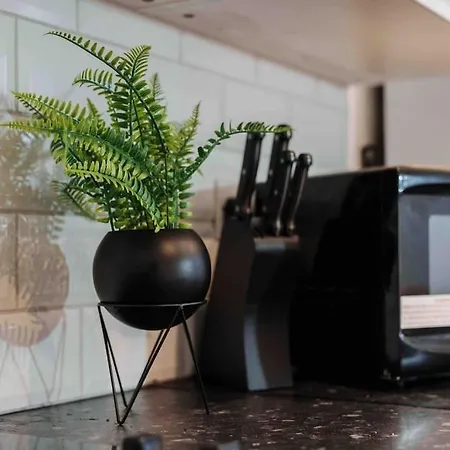 Sleeps 5! Perfect For Work & Family - Free Parking & Wifi شقة *