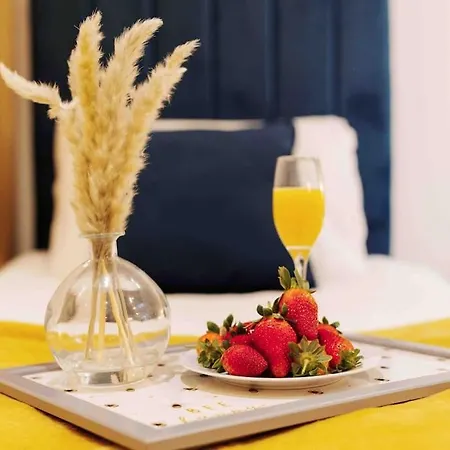 Sleeps 5! Perfect For Work & Family - Free Parking & Wifi