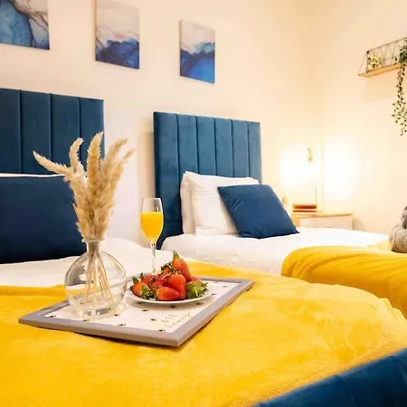 Sleeps 5! Perfect For Work & Family - Free Parking & Wifi ليدز