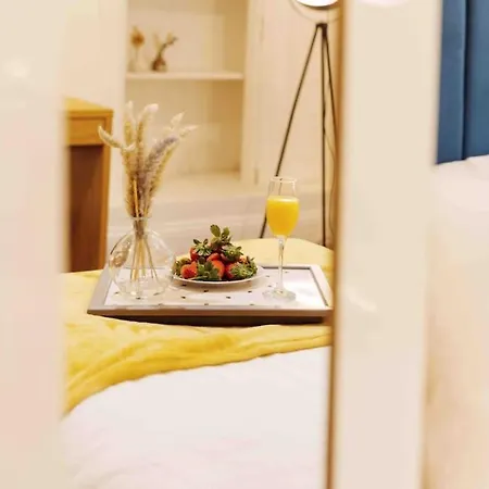 Sleeps 5! Perfect For Work & Family - Free Parking & Wifi ليدز