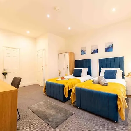 شقة Sleeps 5! Perfect For Work & Family - Free Parking & Wifi ليدز