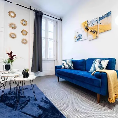 Sleeps 5! Perfect For Work & Family - Free Parking & Wifi شقة ليدز